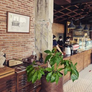 คาเฟ่สุพรรณบุรี-อำเภอเมือง-เติมกาแฟ