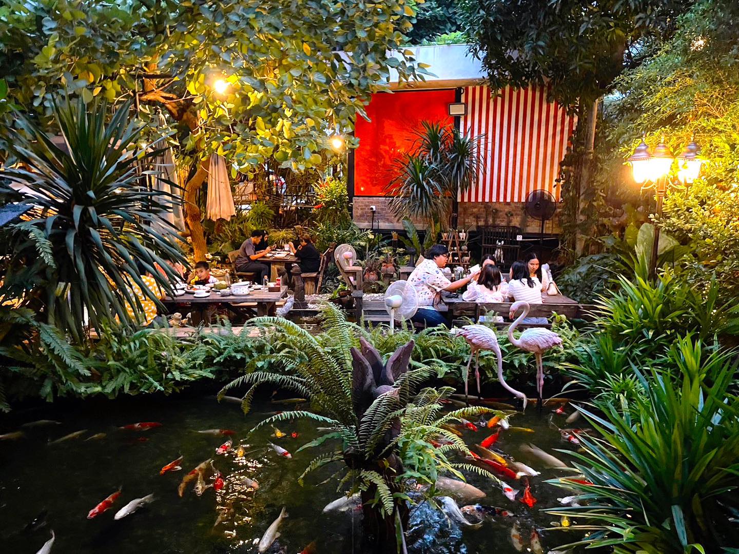 เดอเบียร์คาเฟ่ สุพรรณบุรี