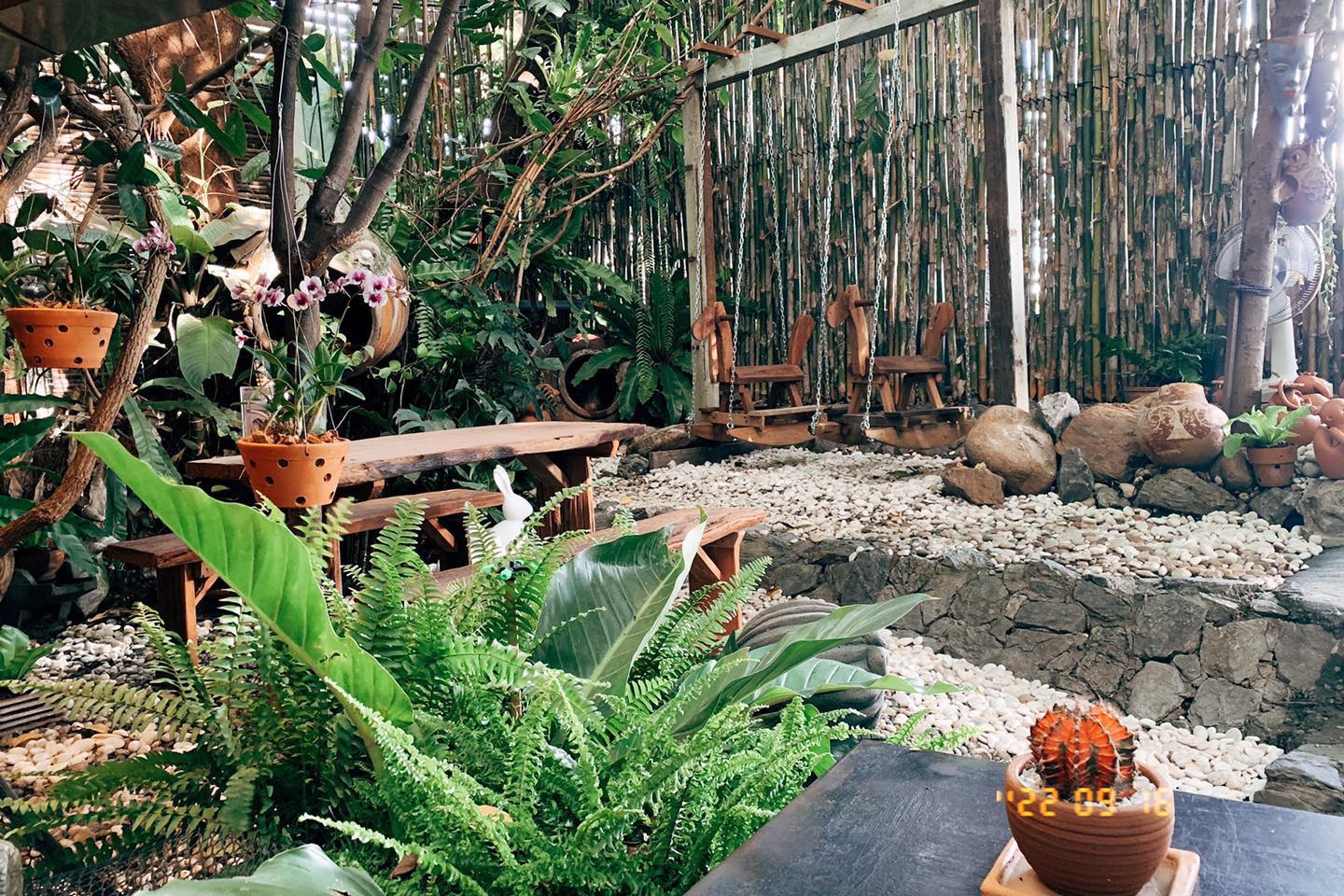 เดอเบียร์คาเฟ่ สุพรรณบุรี