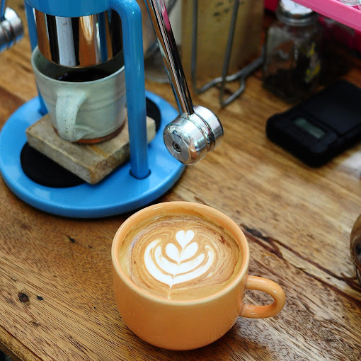 คาเฟ่สุพรรณบุรี ณ ทรี คาเฟ่