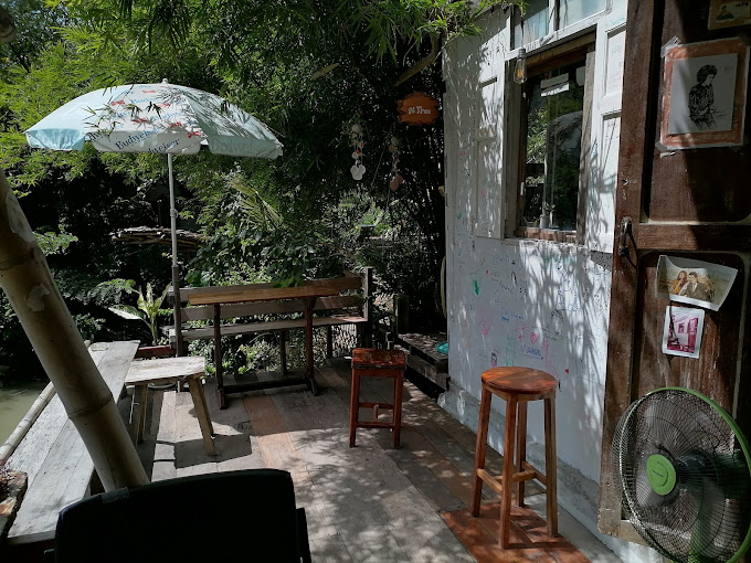 คาเฟ่สุพรรณบุรี ณ ทรี คาเฟ่