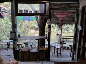 คาเฟ่สุพรรณบุรี ณ ทรี คาเฟ่