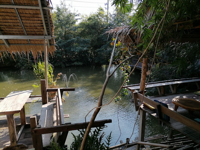 คาเฟ่สุพรรณบุรี ณ ทรี คาเฟ่