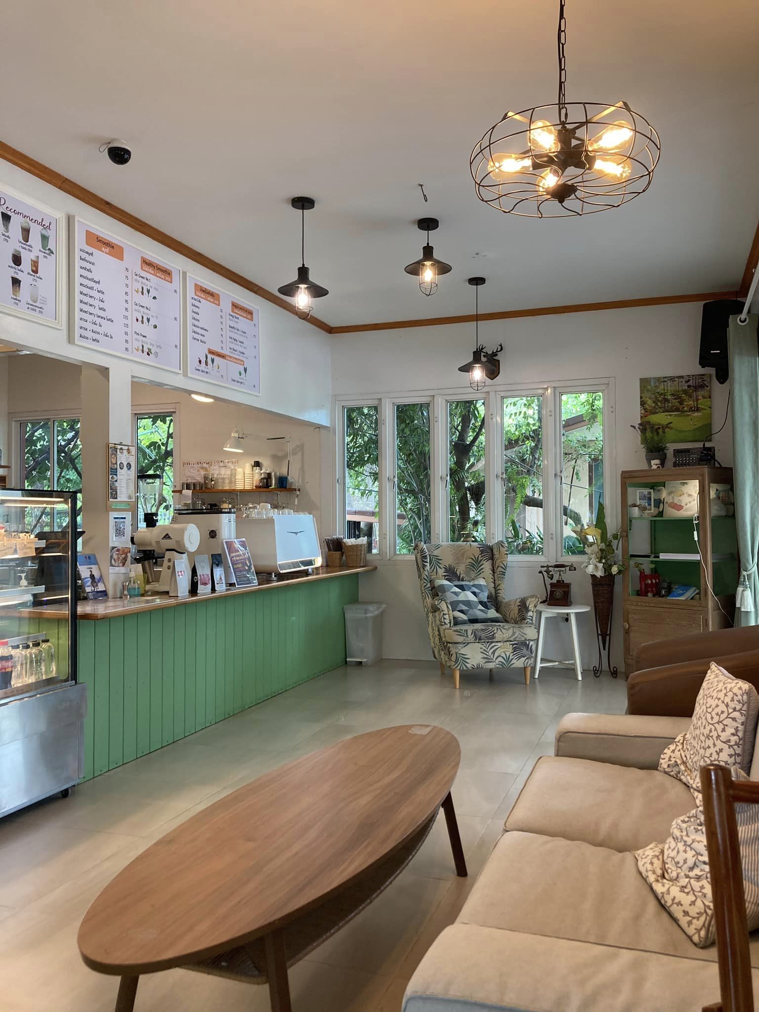 คาเฟ่สุพรรณบุรี สองพี่น้อง ขจี คาเฟ่