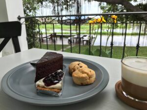 คาเฟ่สุพรรณบุรี สองพี่น้อง ขจี คาเฟ่