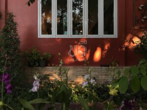 คาเฟ่สุพรรณบุรี สองพี่น้อง ขจี คาเฟ่