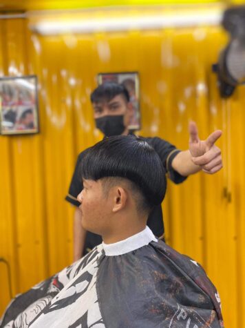 รองทรงกลางไว้บน