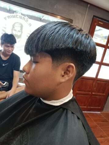 รองทรงกลางไว้ขอบ