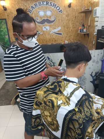 รองทรงกลางไว้ขอบ