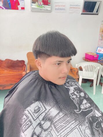 รองทรงกลางไว้ขอบ