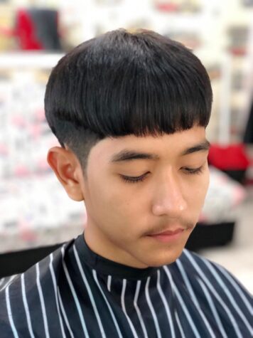 รองทรงกลางไว้ขอบ