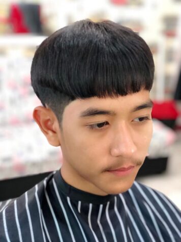 รองทรงกลางไว้ขอบ