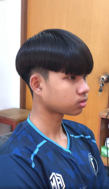 รองทรงกลางไว้ขอบ