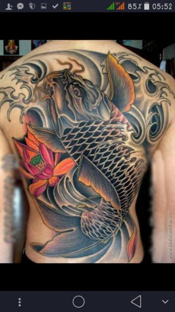 ลายสักปลาคราฟ ที่หลัง