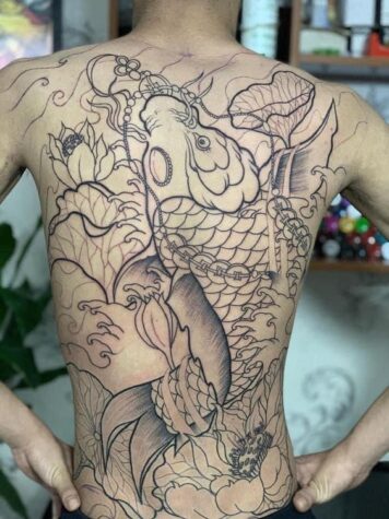 สักปลาคราฟ หลัง